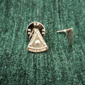 Hole in one Pinssi hopeaa Hinta 30€