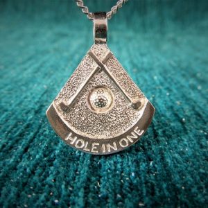 Hole in one koru Hinta 52€