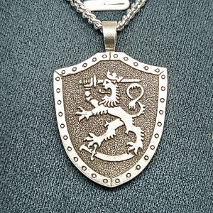 Suomi leijona vaakunariipus hopeaa  Hinta 40€